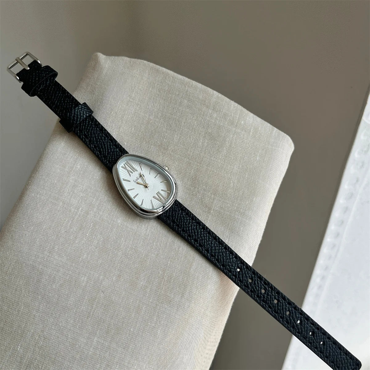 Luxury Brand Women Snake Dial Watch