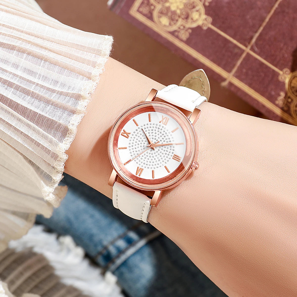 Fashion Arabic Dial Women's Watch
